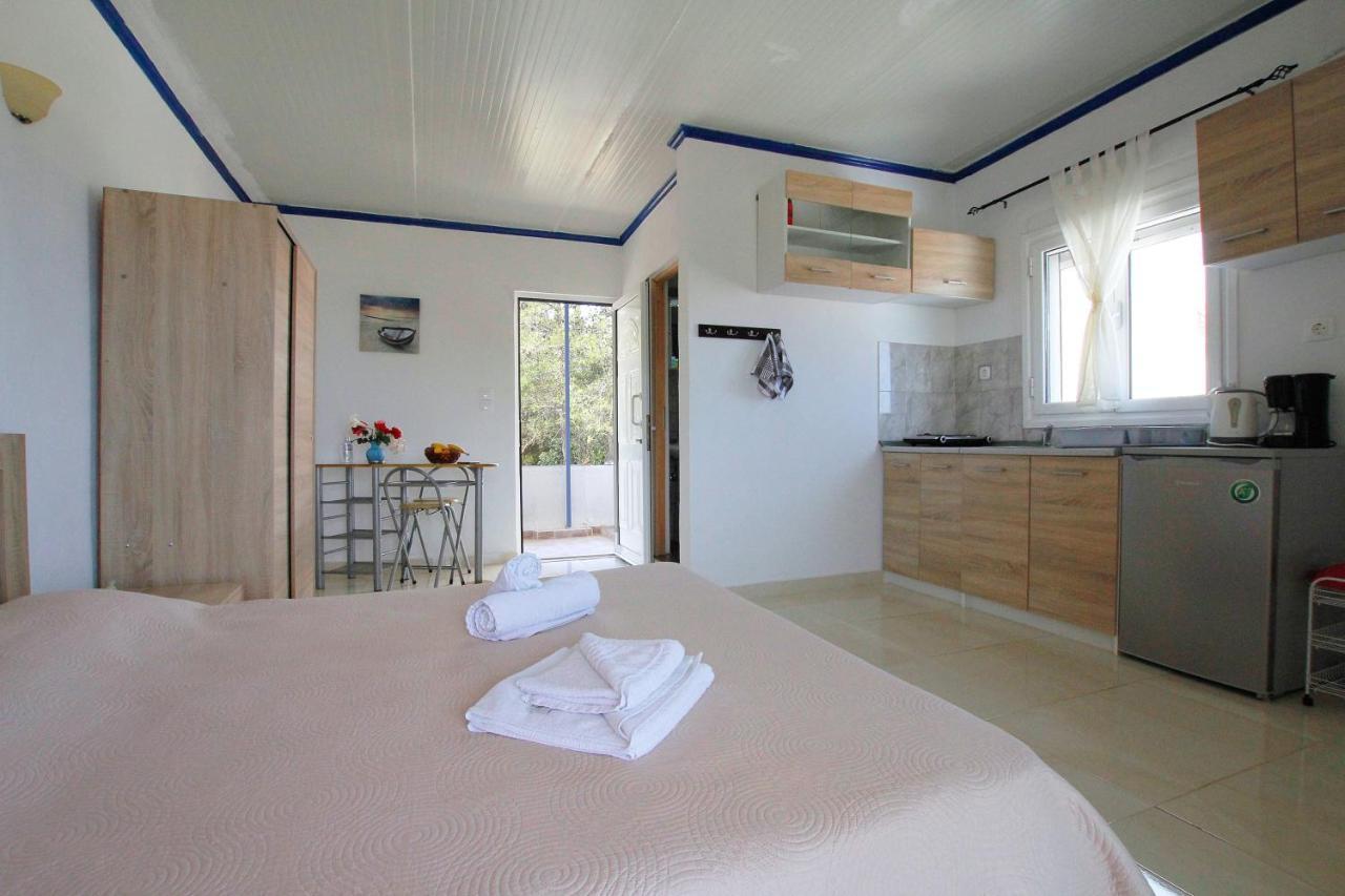 Paradis Studios Archangelos  Luaran gambar