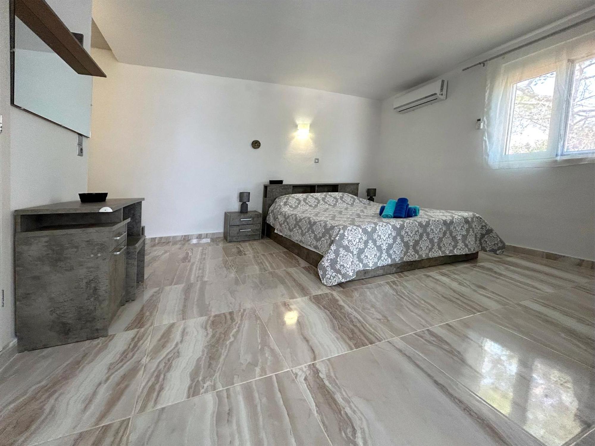 Paradis Studios Archangelos  Luaran gambar