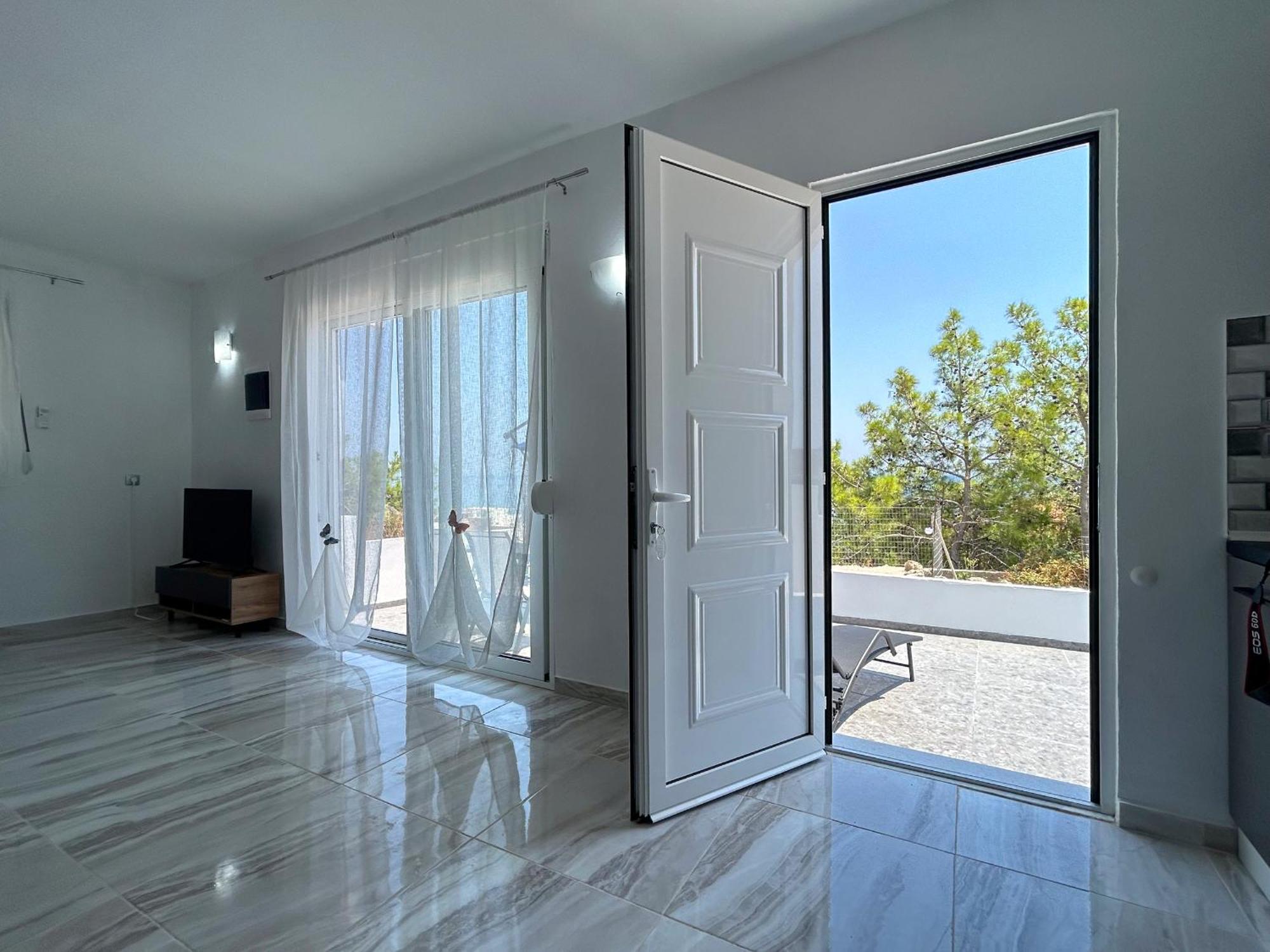 Paradis Studios Archangelos  Luaran gambar