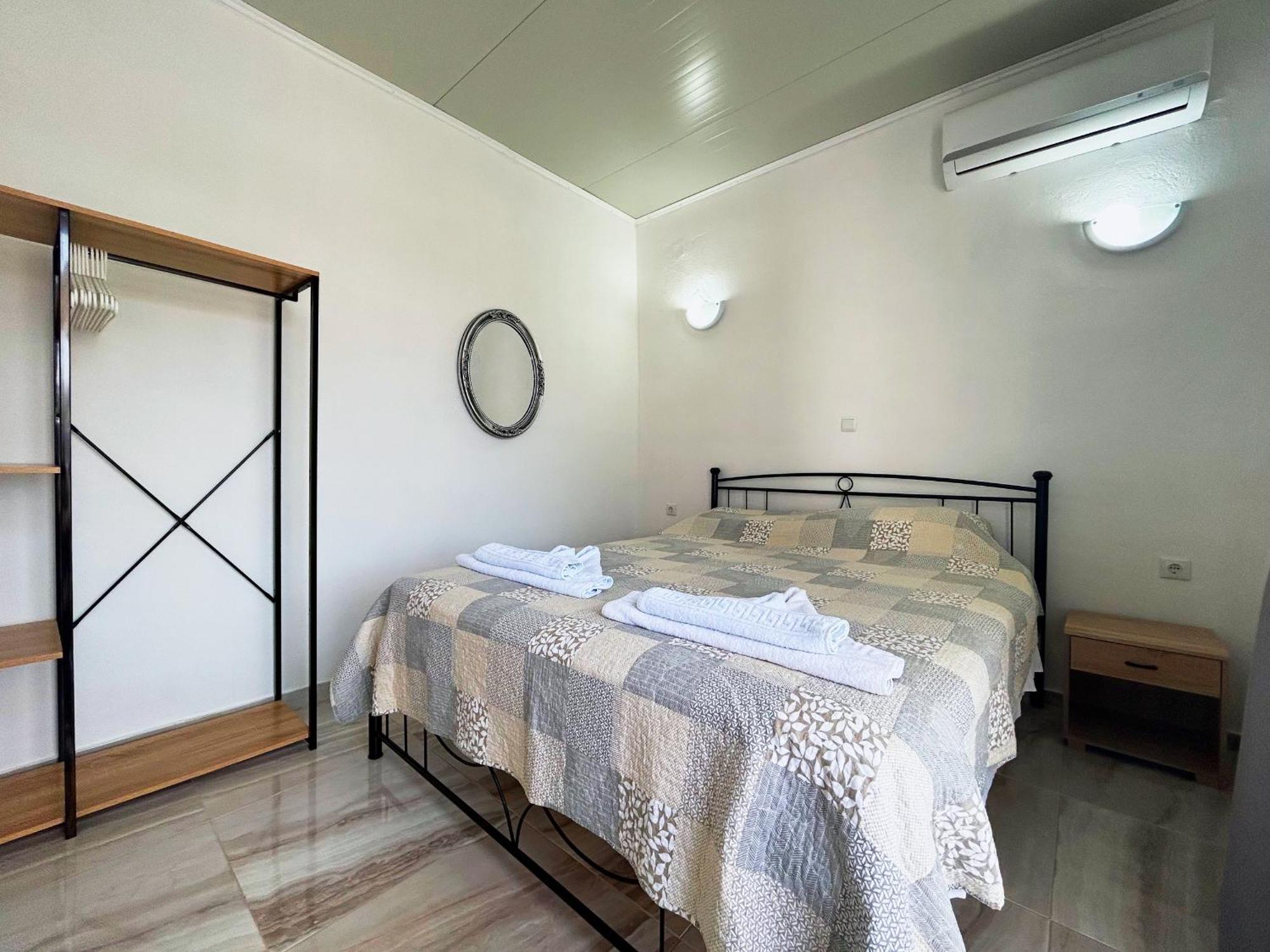 Paradis Studios Archangelos  Luaran gambar