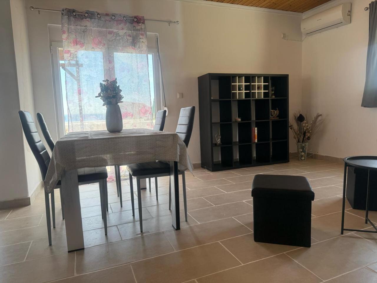 Paradis Studios Archangelos  Luaran gambar