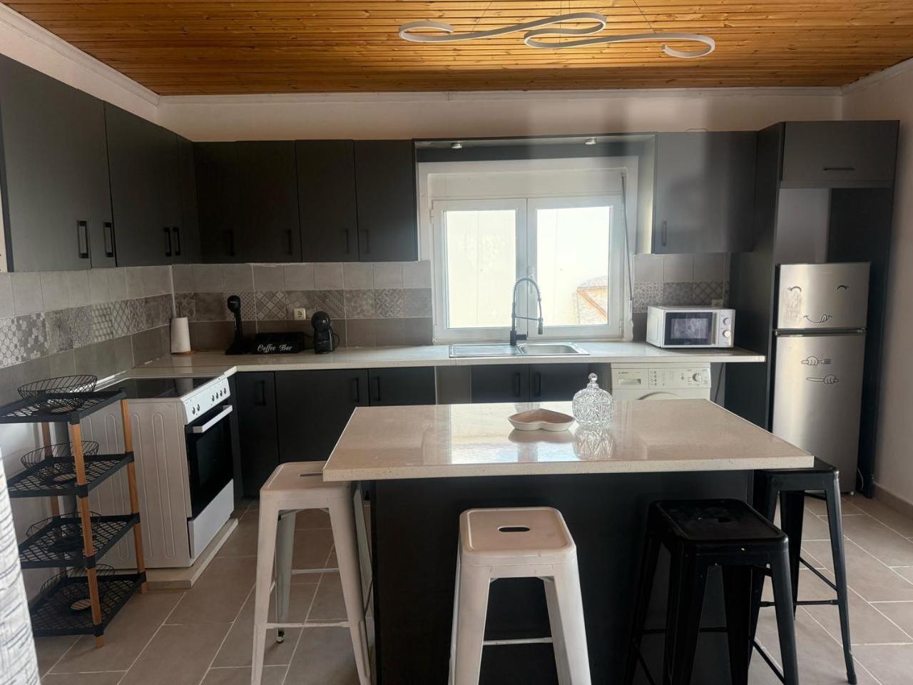 Paradis Studios Archangelos  Luaran gambar